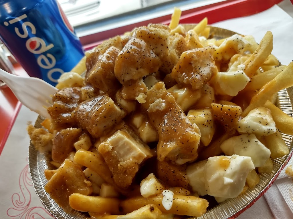Petit Poulet | 4141 Rue Foster, Waterloo, QC J0E 2N0, Canada | Phone: (450) 539-3939