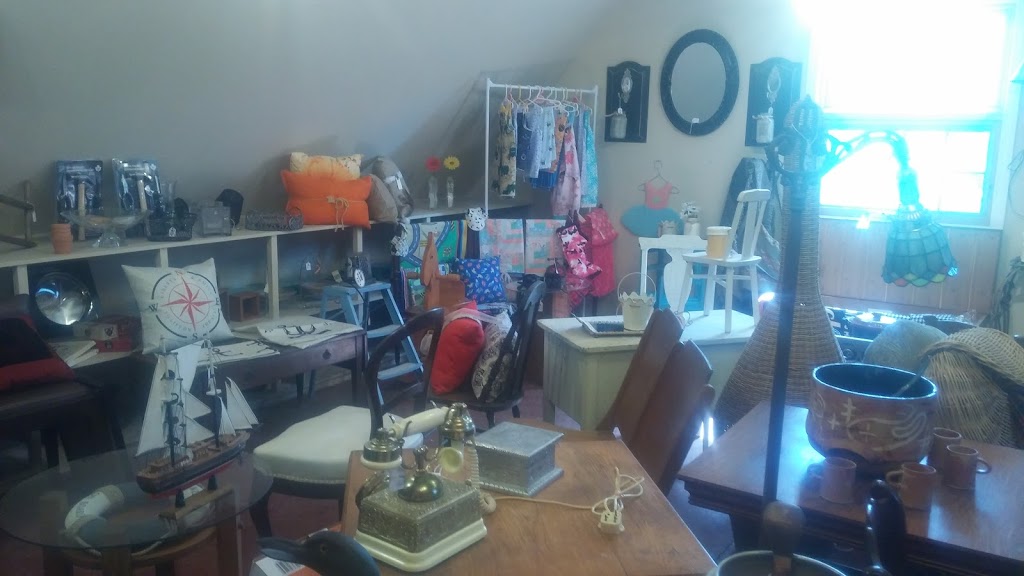 KCs Upscale Garage Sale | 4573 Fairgrounds Rd, Orillia, ON L3V 6H2, Canada | Phone: (905) 442-5091
