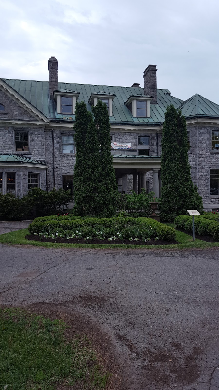 Stewart Hall Art Gallery | 176 Chemin du Bord-du-Lac, Pointe-Claire, QC H9S 4L7, Canada | Phone: (514) 630-1220