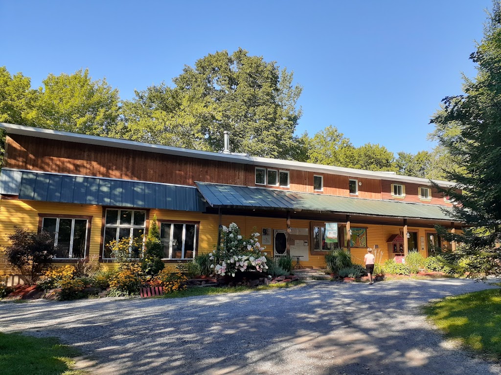 Domaine Des Iles Enchantees | 1110 Montée de la Rivière, Upton, QC J0H 2E0, Canada | Phone: (450) 549-4123