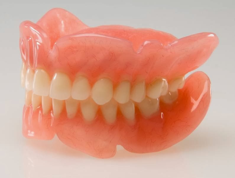 H R Denture Clinic | 14834 Yonge St, Aurora, ON L4G 1N2, Canada | Phone: (905) 841-6000