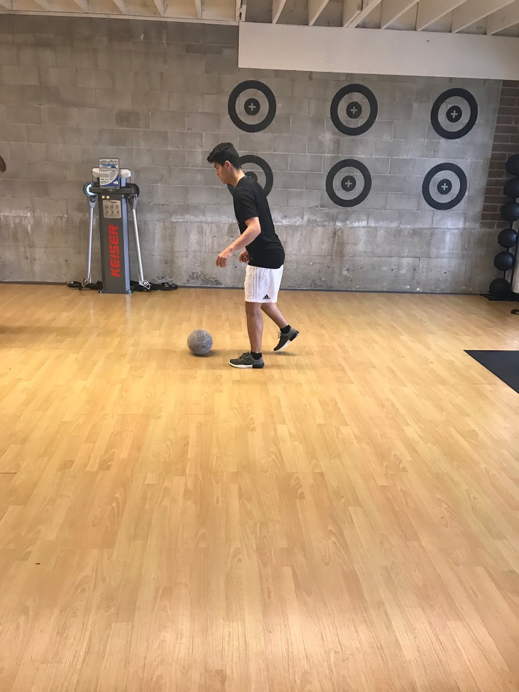 Train Like An Athlete | 3294 E 1st Ave, Vancouver, BC V5M 1B8, Canada | Phone: (604) 215-2122