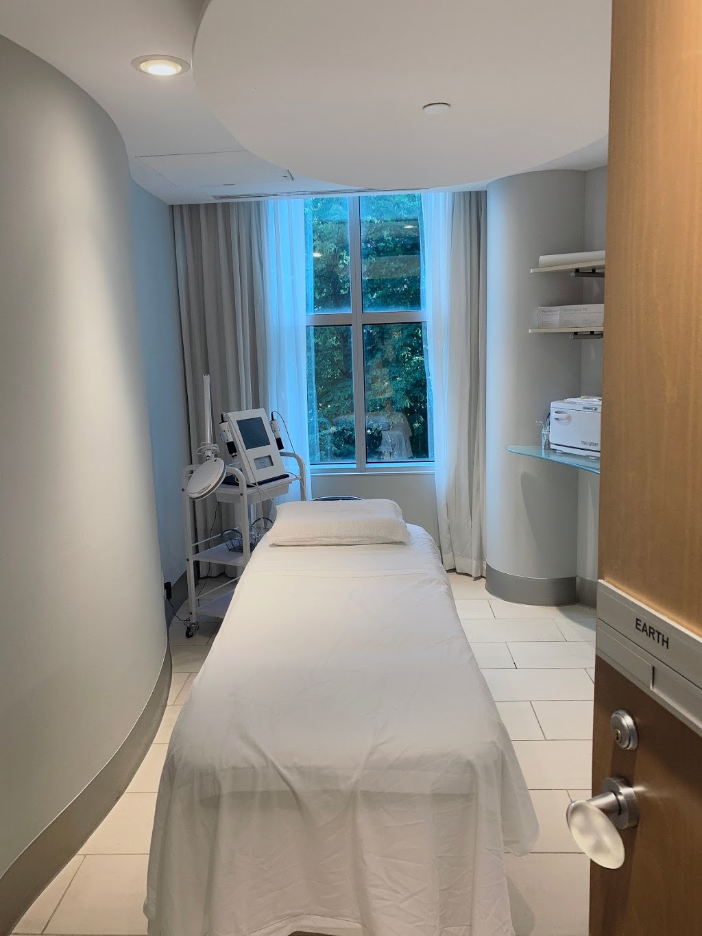 Mernov Medi Spa | 8500 Warden Ave, Markham, ON L6G 1A5, Canada | Phone: (905) 470-8522