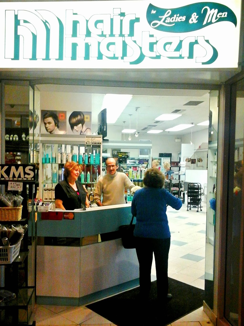 Hairmasters | 4141 Dixie Rd, Mississauga, ON L4W 1V5, Canada | Phone: (905) 625-6660