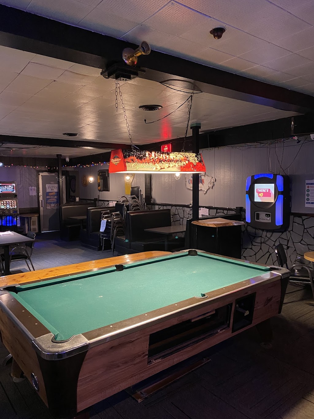 Ashern Motor Hotel | 25 Railway Ave, Ashern, MB R0C 0E0, Canada | Phone: (204) 768-2228