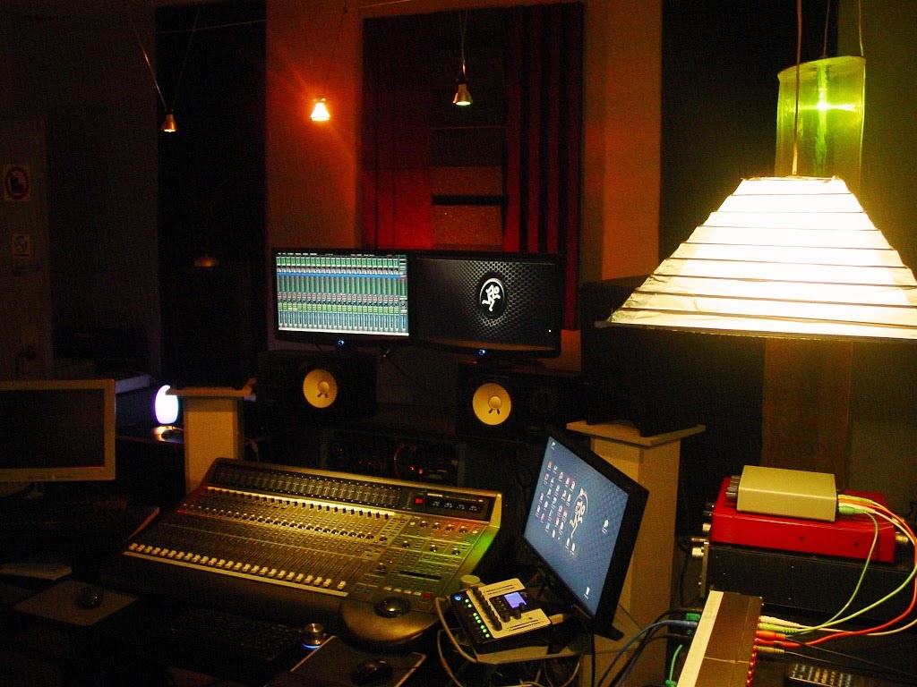 Studio Créason | 5221 Rue Berri, Montréal, QC H2J 2S4, Canada | Phone: (514) 273-9559