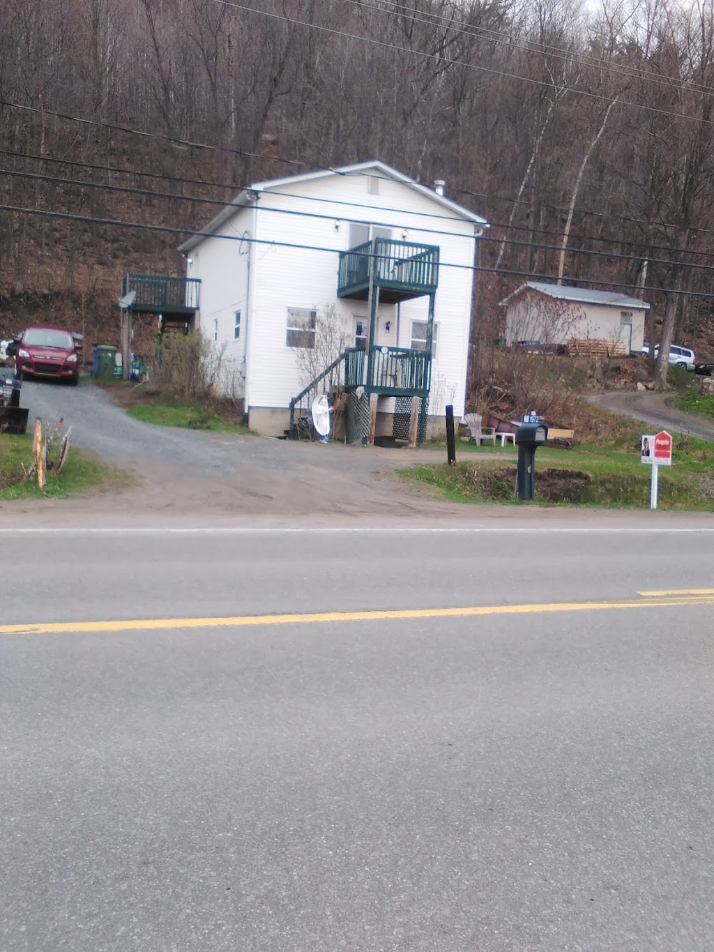 Manon Jutras Courtier Immobilier Proprio Direct | 333 Chem. Kilmar, Calumet, QC J0V 1B0, Canada | Phone: (450) 566-2330