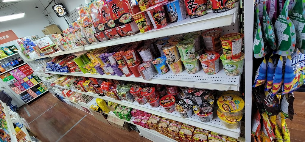 Village Green Convenience | 125 Village Green Square unit 117, Scarborough, ON M1S 0G5, Canada | Phone: (647) 350-3505