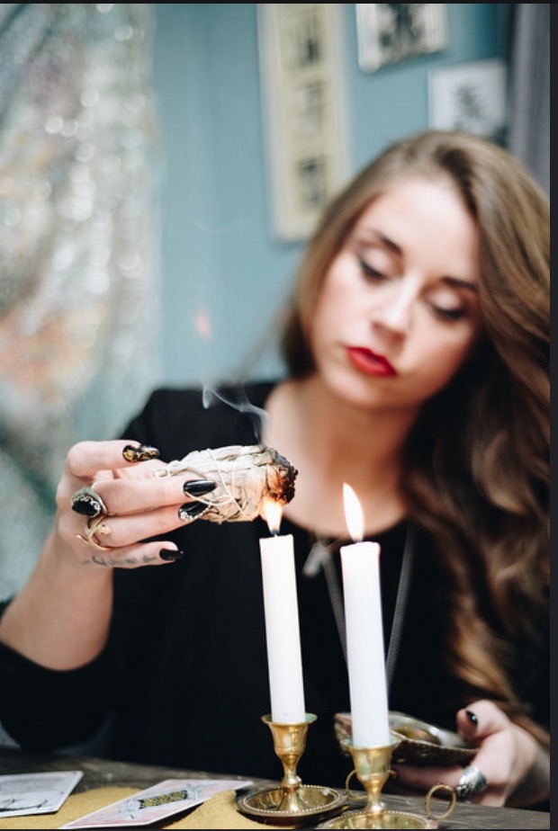Rising Moon Readings | 1210 Lee Blvd, Winnipeg, MB R3T 2P5, Canada | Phone: (204) 229-8716