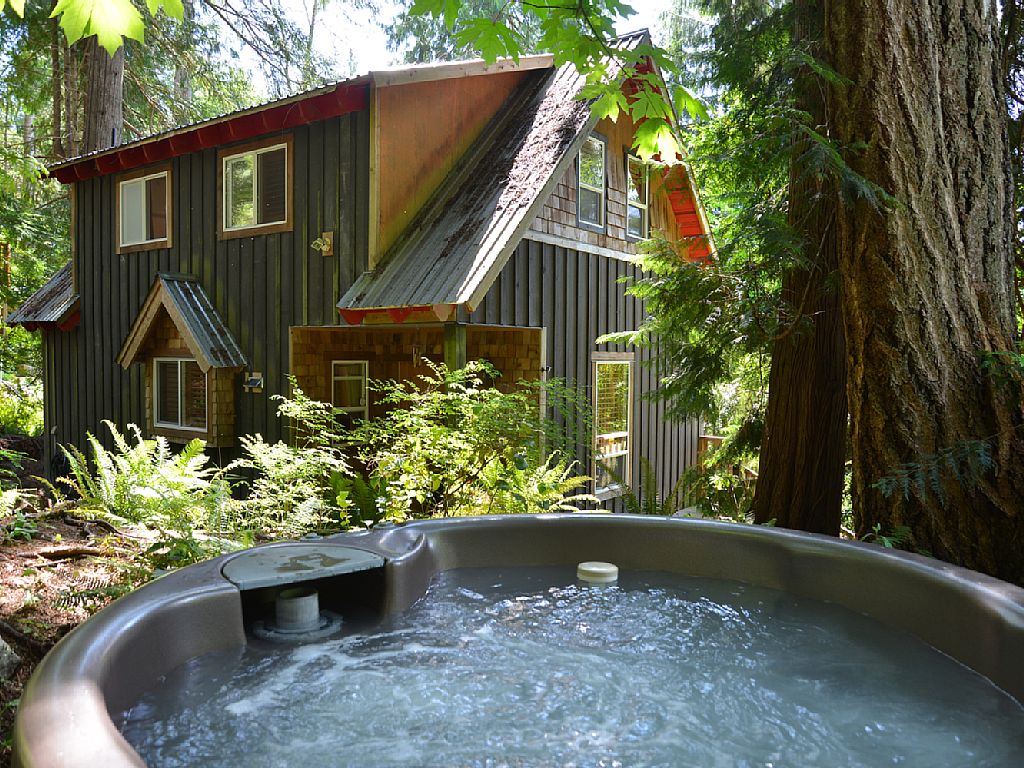 Cabins on the Coast | 7563 Sechelt Inlet Rd, Sechelt, BC V0N 3A4, Canada | Phone: (604) 619-6478