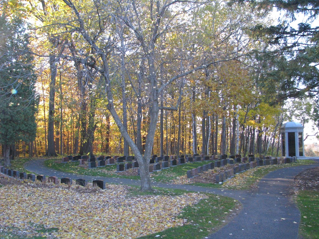 Cimetière et Complexe funéraire Belvédère / Belvedere Cemetery & | 22025 Route Transcanadienne, Senneville, QC H9X 0B2, Canada | Phone: (514) 457-4440