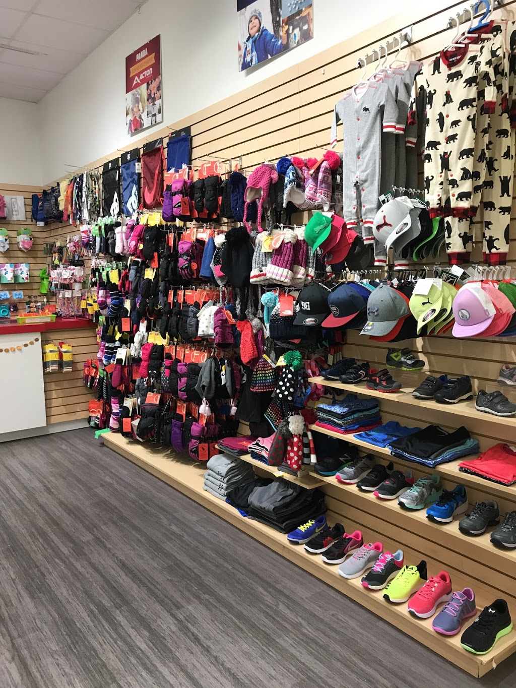 Chaussures Panda (Beauport) | 3333 Rue du Carrefour, Québec, QC G1C 5R9, Canada | Phone: (418) 666-3603