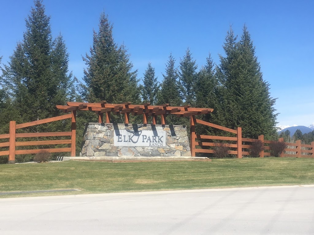 Radium Elk Park B&B | 4943 Saddlewood Ln, Radium Hot Springs, BC V0A 1M0, Canada | Phone: (250) 347-9522