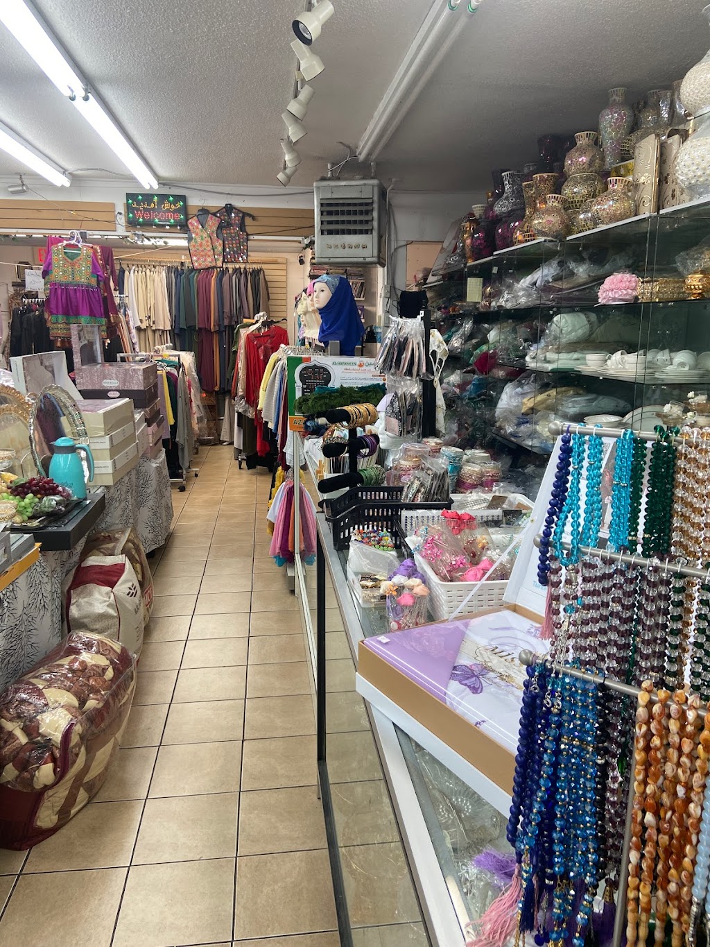 Safa gift centre | 10705 King George Blvd, Surrey, BC V3T 2X6, Canada | Phone: (604) 498-8299