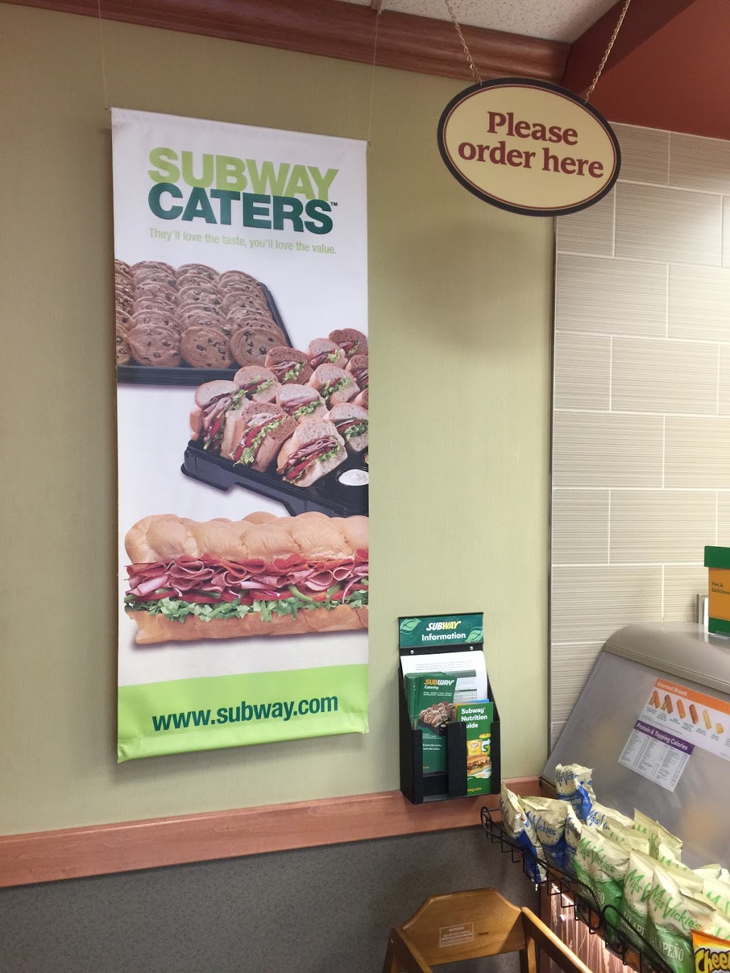 Subway | Sharon Plaza, 19101 Leslie St #4, Sharon, ON L0G 1V0, Canada | Phone: (905) 478-7999