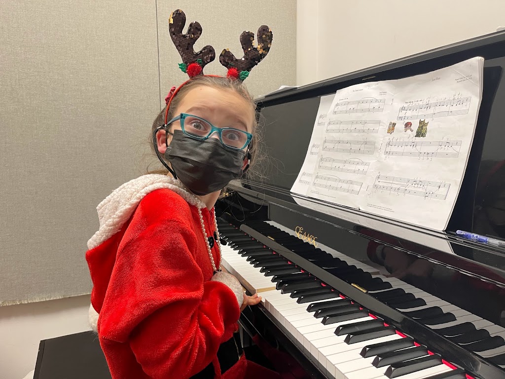Xis Piano Lessons Ottawa | 102 Stanhope Ct, Ottawa, ON K2C 3H1, Canada | Phone: (780) 691-4823