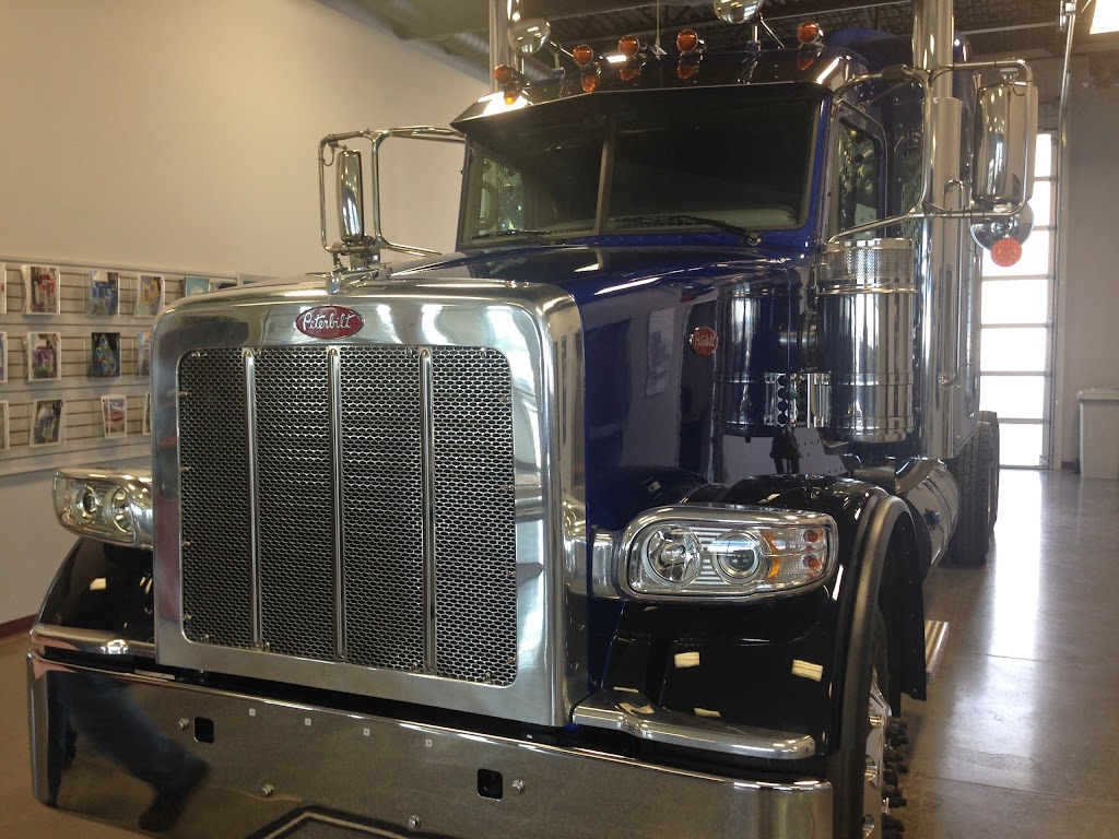 Peterbilt Red Deer | 27 Burnt Lake Crescent, Blackfalds, AB T4S 0K6, Canada | Phone: (403) 342-5100