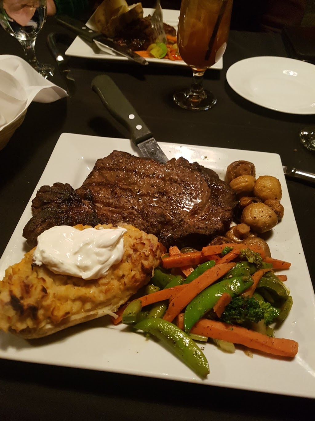 Lakeshore Restaurant | 1350 23 Ave, Regina, SK S4S 3S5, Canada | Phone: (306) 584-3780
