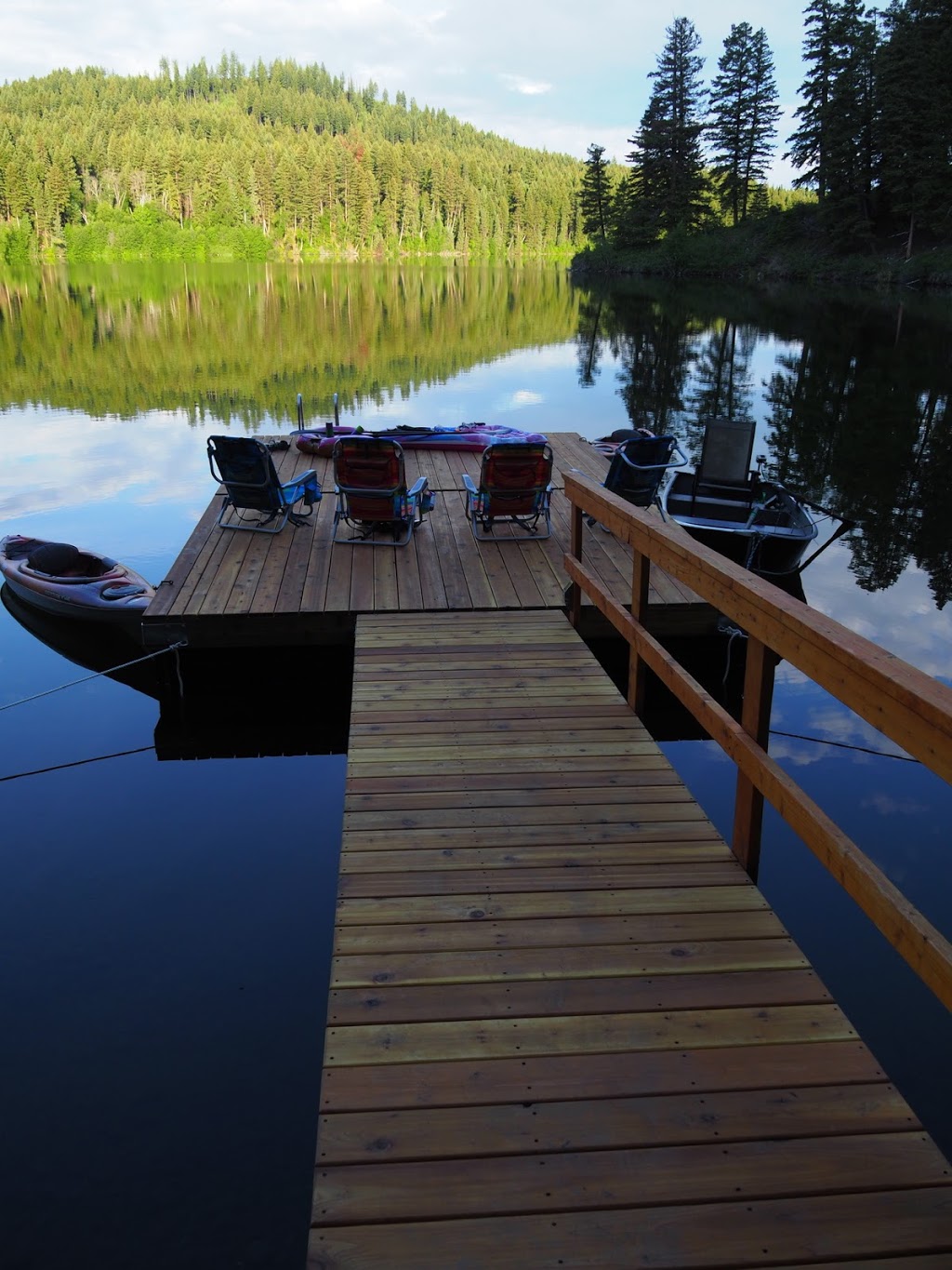 Sun N Fun Cedar Docks | 6765 Cools Rd, Vernon, BC V1B 3T2, Canada | Phone: (778) 475-3625