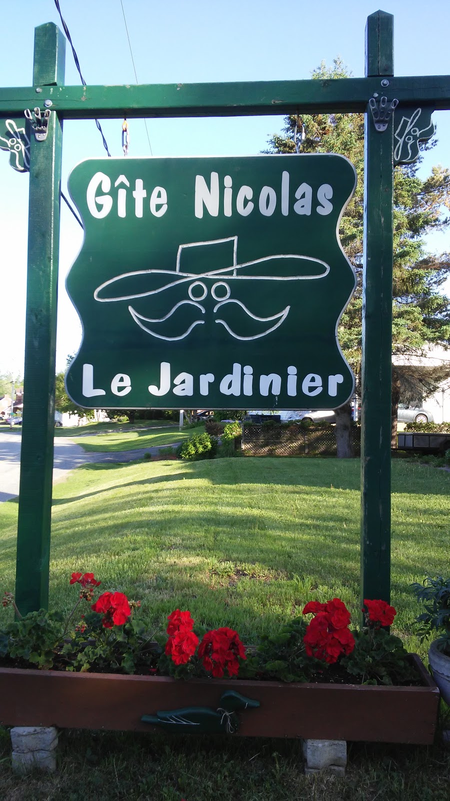 Nicolas le Jardinier | 70 Rue Gauthier, Cap-Santé, QC G0A 1L0, Canada | Phone: (418) 285-3239