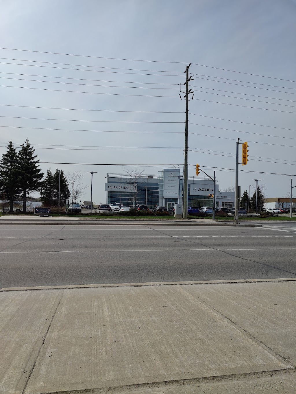 Tim Hortons | 109 Mapleview Dr W, Barrie, ON L4N 9H7, Canada | Phone: (705) 735-3371