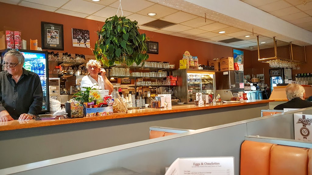 Richies Family Restaurant | 1673 Richmond St #13, London, ON N6G 2N3, Canada | Phone: (519) 660-0650