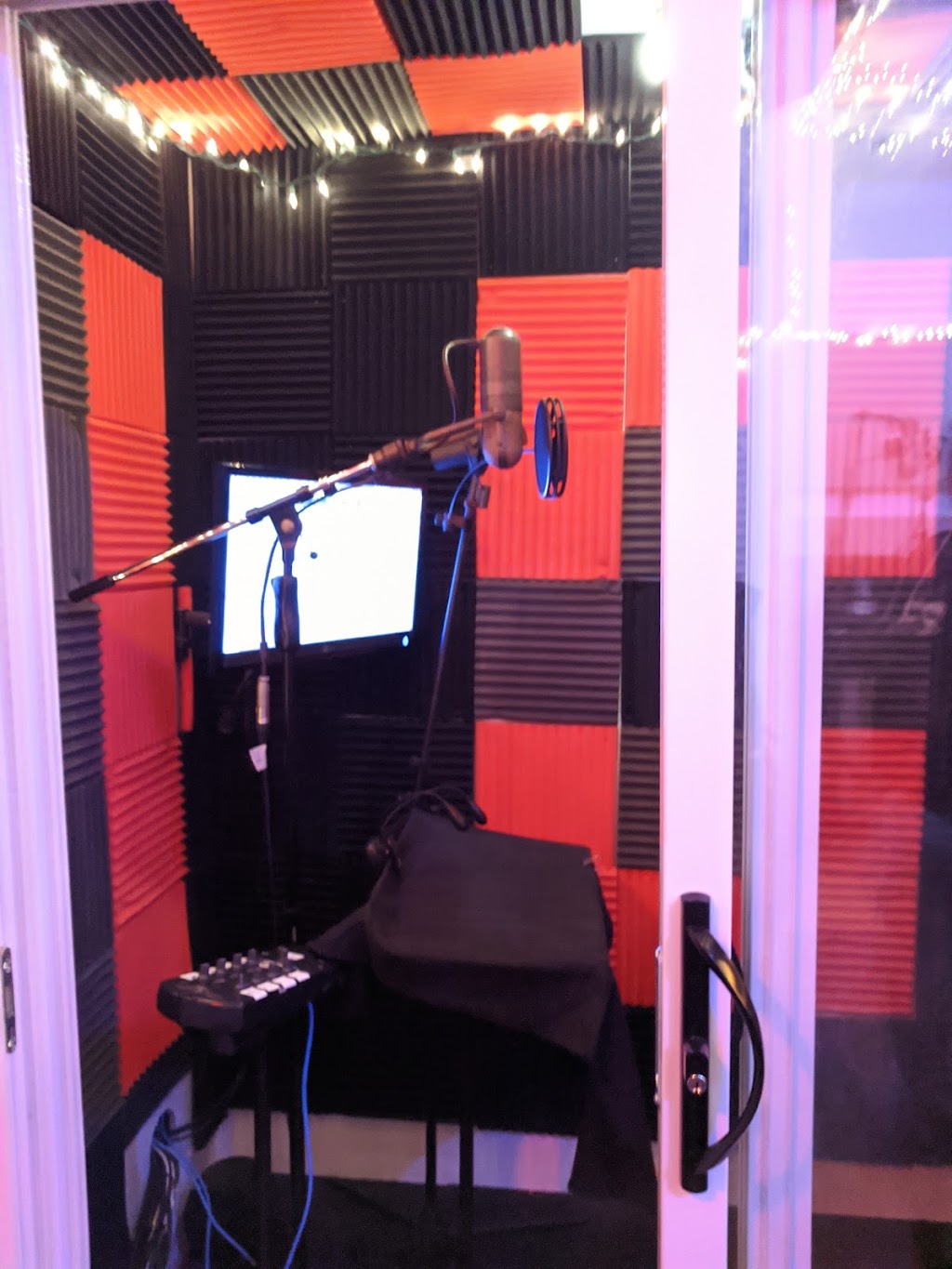 era sun sound | 25 Polson St, Toronto, ON M5A 1A4, Canada | Phone: (416) 888-6135