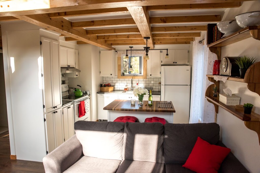 Chalet Chez Colette | 545 Chemin du Bouleau, Lac-aux-Sables, QC G0X 1M0, Canada | Phone: (418) 365-4864