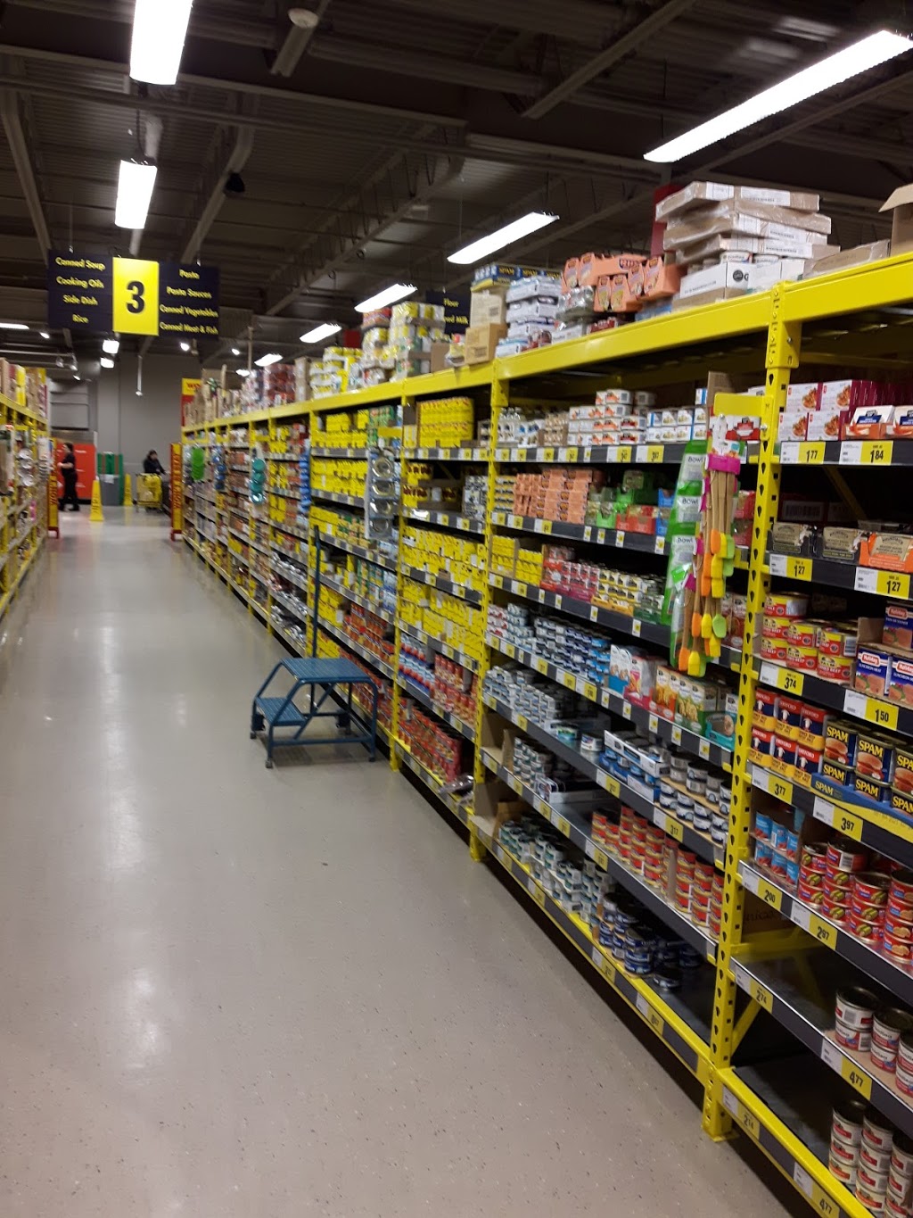 Aarons No Frills | 366 Main St, Selkirk, MB R1A 2J7, Canada | Phone: (866) 987-6453