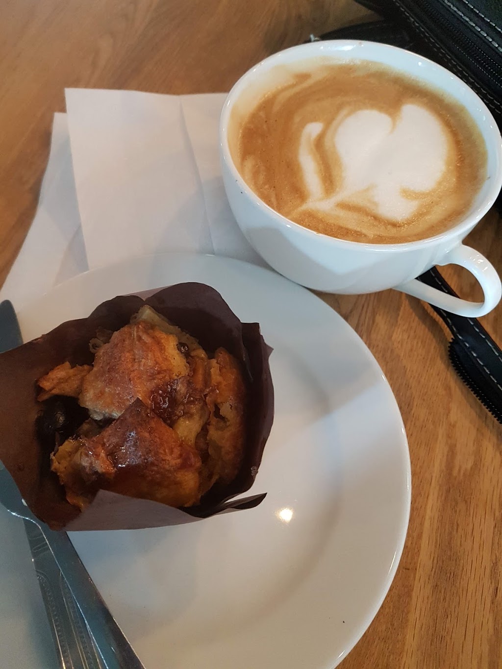 Newland Café | 104 Boulevard Churchill, Greenfield Park, QC J4V 2L9, Canada