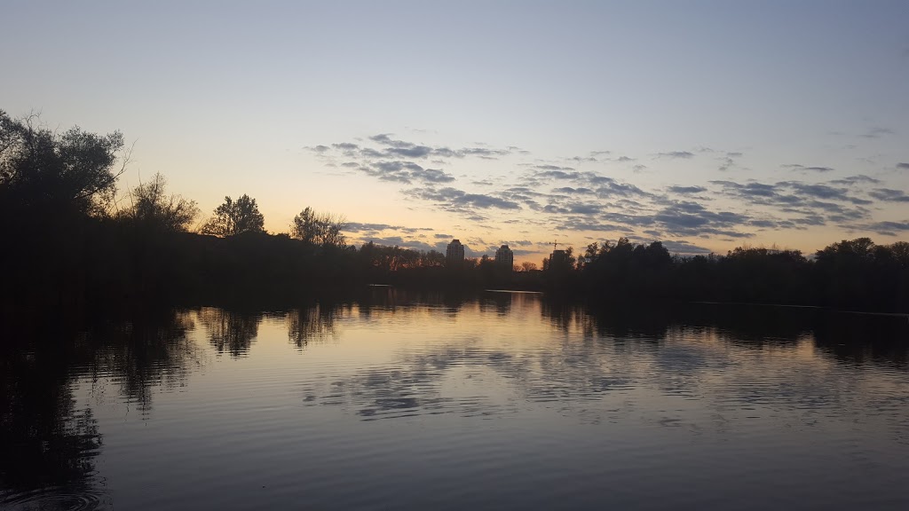 Swan Lake Park | 25 Swan Park Rd, Markham, ON L6E 1Z5, Canada | Phone: (905) 477-5530