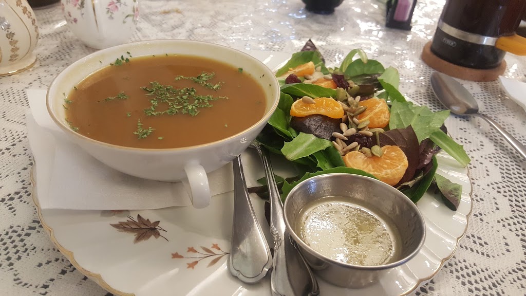 White Lions Tea House | 33 Westmount Dr N, Orillia, ON L3V 6B9, Canada | Phone: (705) 259-0568