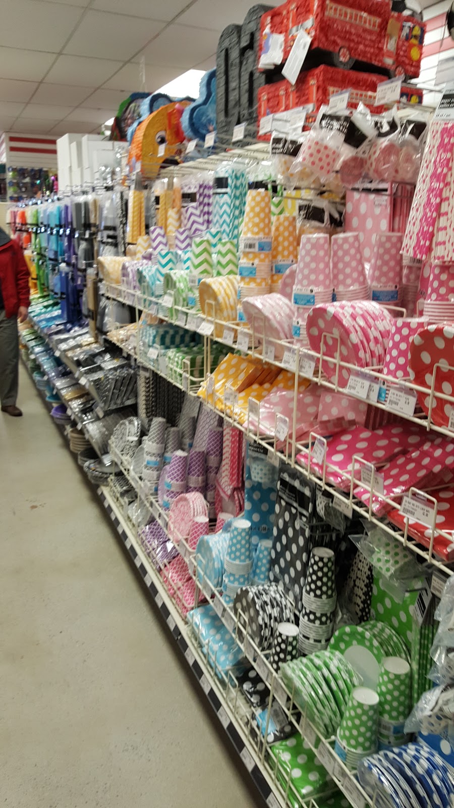 Great Canadian Dollar Store | 15620 Bayview Ave Unit 7,8,9, Aurora, ON L4G 0Y7, Canada | Phone: (905) 713-2020