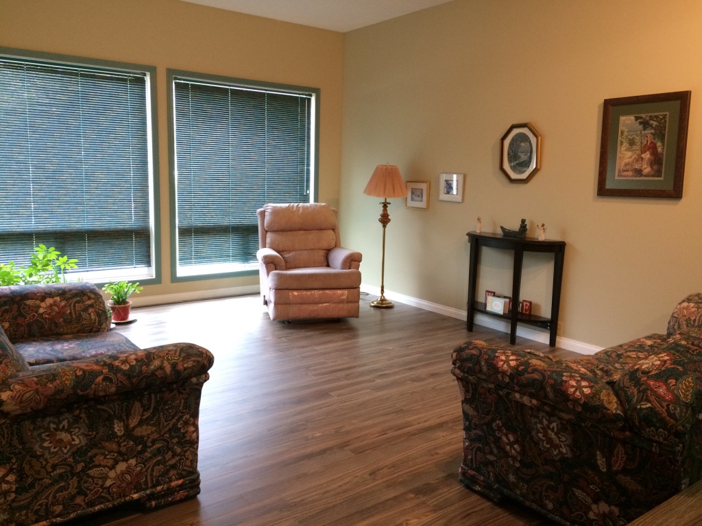 Framesguesthouse | 5627 Dalrymple Hill NW, Calgary, AB T3A 1R1, Canada | Phone: (403) 286-4164