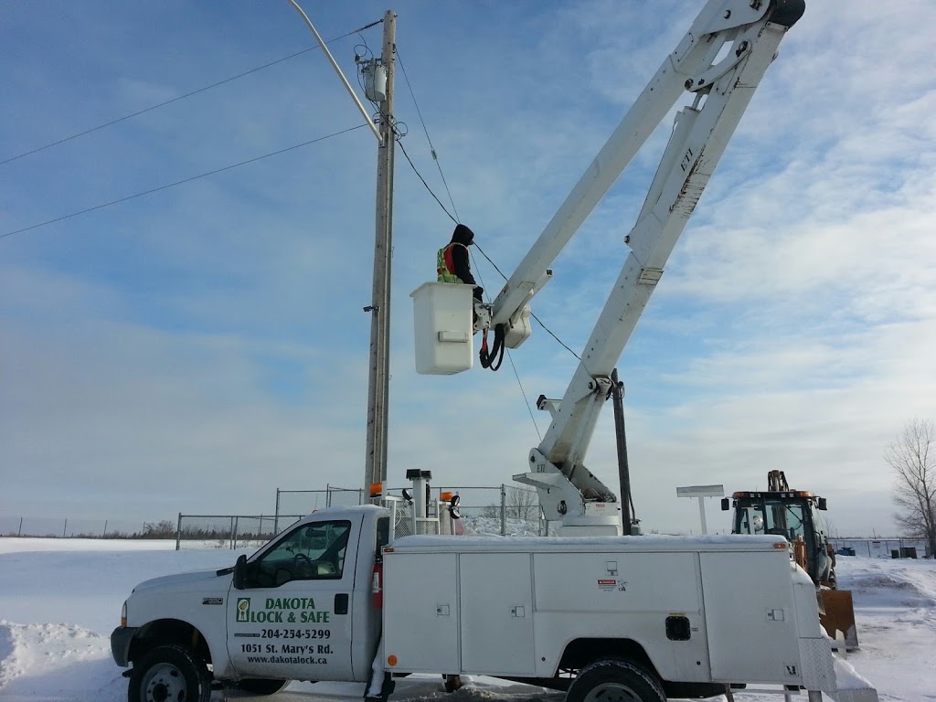 Dakota Lock & Safe Ltd | 1051 St Marys Rd, Winnipeg, MB R2M 3T1, Canada | Phone: (204) 254-5299