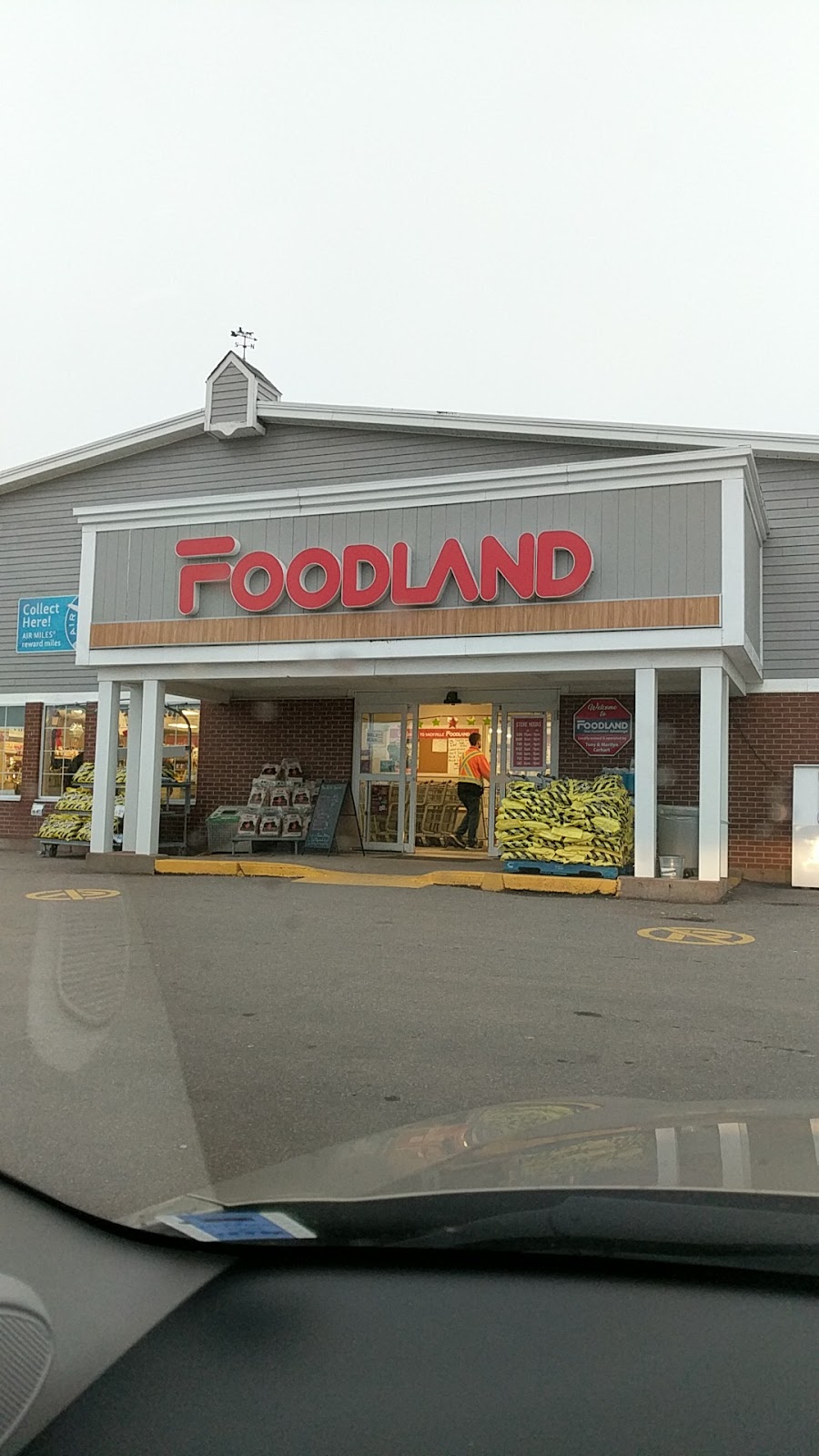 Foodland - Sackville | 11 Wright St, Sackville, NB E4L 4P8, Canada | Phone: (506) 536-0679