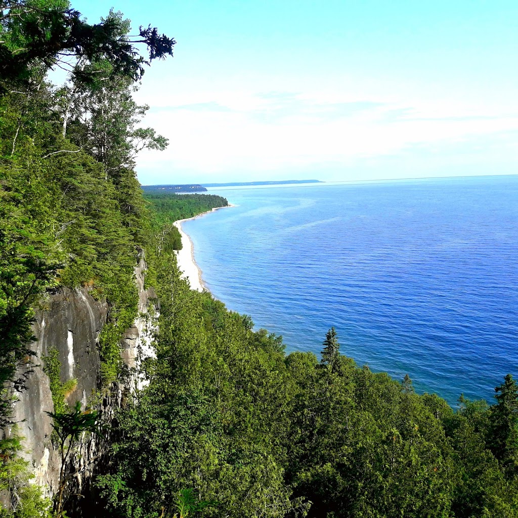 Lofty Heights Bed & Breakfast | 117 McKague Rd, Lions Head, ON N0H 1W0, Canada | Phone: (519) 793-4732