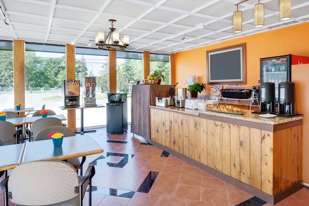 Howard Johnson by Wyndham Lindsay | 354 Lindsay St S, Lindsay, ON K9V 4R4, Canada | Phone: (705) 324-0314