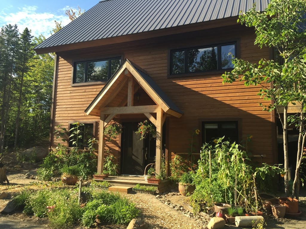 Gîte Les Arpents Verts | 1682 Ch. 3e Rang, Sainte-Lucie-des-Laurentides, QC J0T 2J0, Canada
