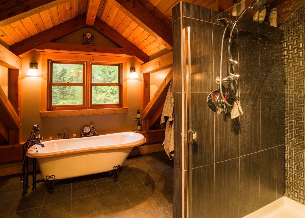 Sledders Paradise: Vacation Home & Condo Rentals | 500 Old Spallumcheen Road #202 1209 Riverside Ave Revelstoke, Sicamous, BC V0E 2V1, Canada | Phone: (204) 232-3900