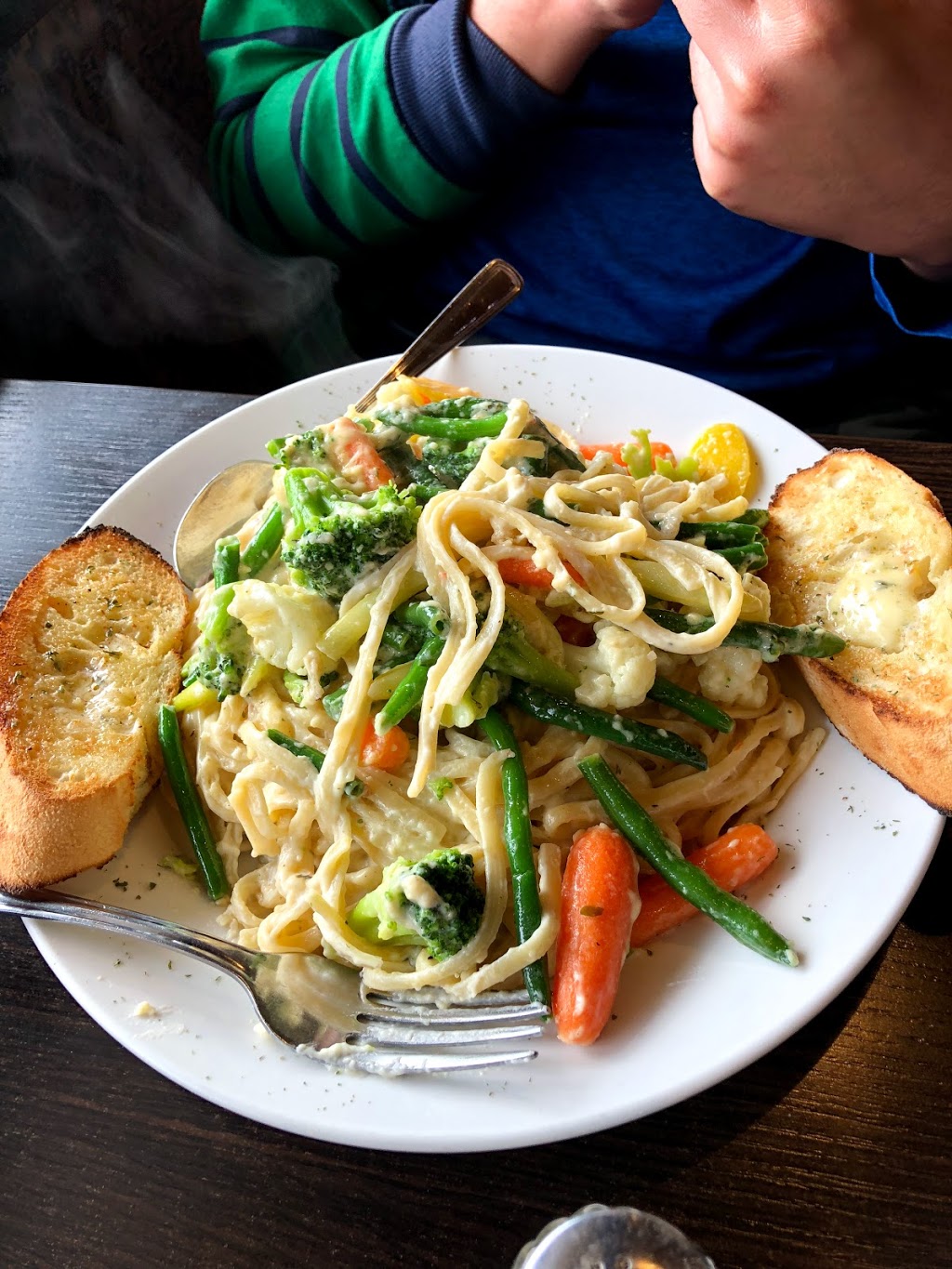 Riveredge Restaurant | 233A The Queensway S, Keswick, ON L4P 2A8, Canada | Phone: (905) 476-2222