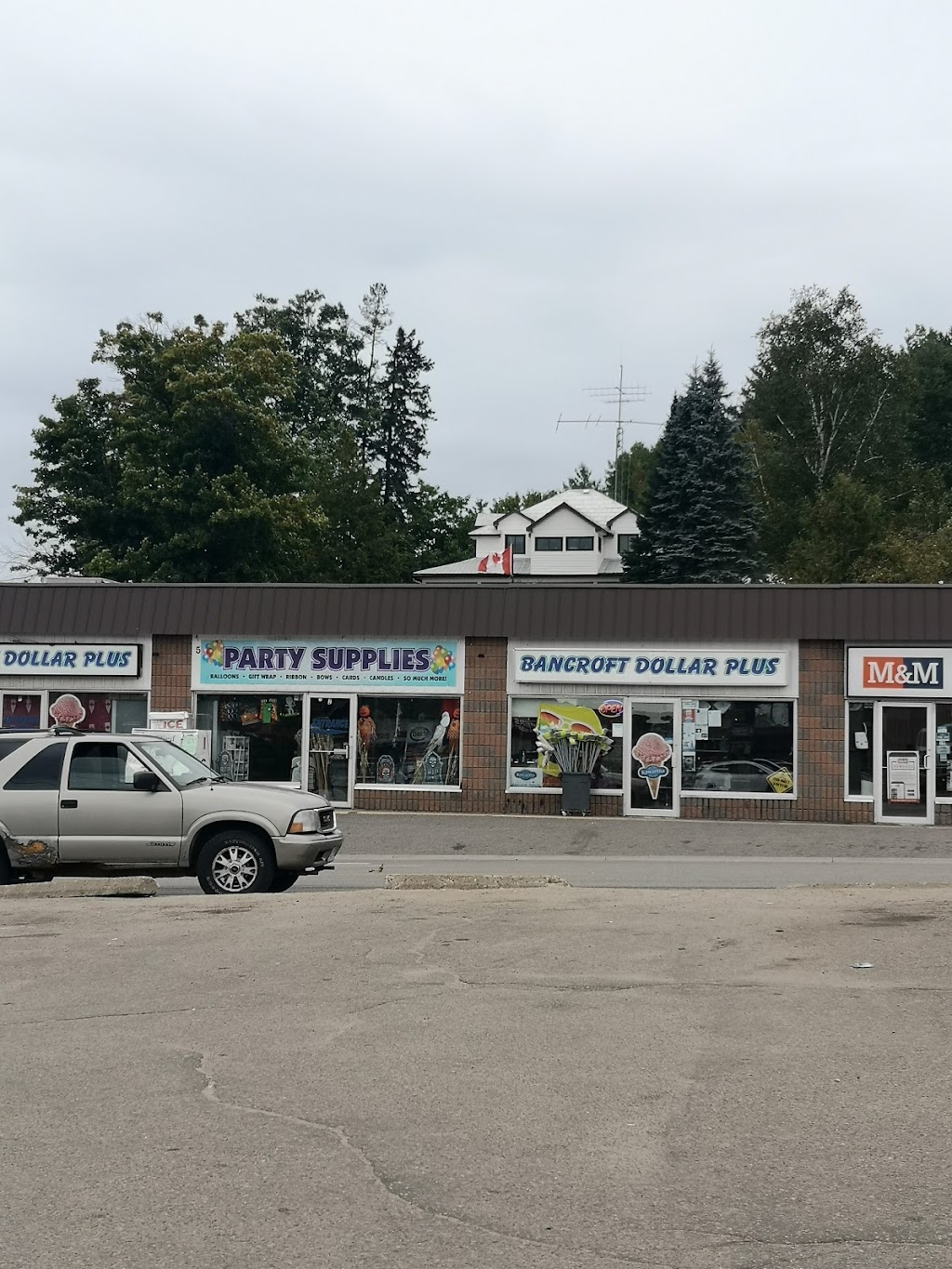Bancroft Dollar Store Plus | 5 Snow Rd, Bancroft, ON K0L 1C0, Canada | Phone: (613) 332-3131