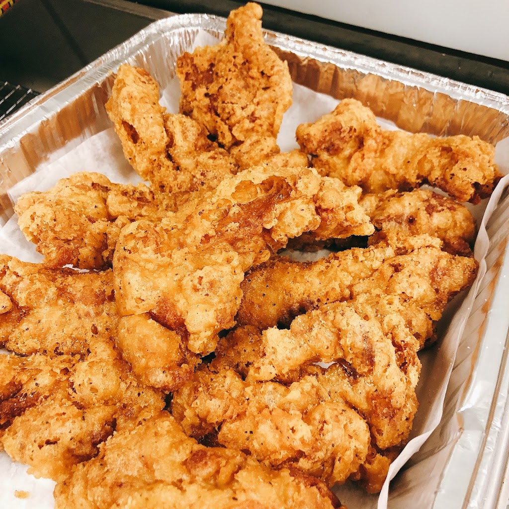 Henrys Hip Eats | 1507 Powell St, Vancouver, BC V5L 5C3, Canada | Phone: (778) 898-3565