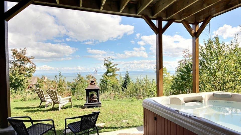Aires du Massif - Chalets à louer | 56 Chem. de la Vieille-Rivière, Petite-Rivière-Saint-François, QC G0A 2L0, Canada | Phone: (450) 268-9999