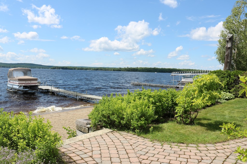 la villa sur la plage | 361-413 Chemin de la Baie des Sables, Stratford, QC G0Y 1P0, Canada | Phone: (819) 571-4155
