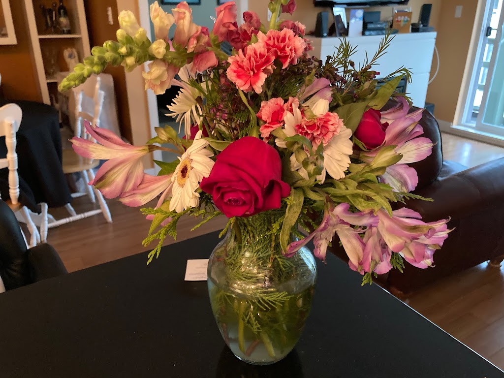 Glorias Flowers | 7233 189 St #73, Surrey, BC V4N 5Y8, Canada | Phone: (604) 856-3344