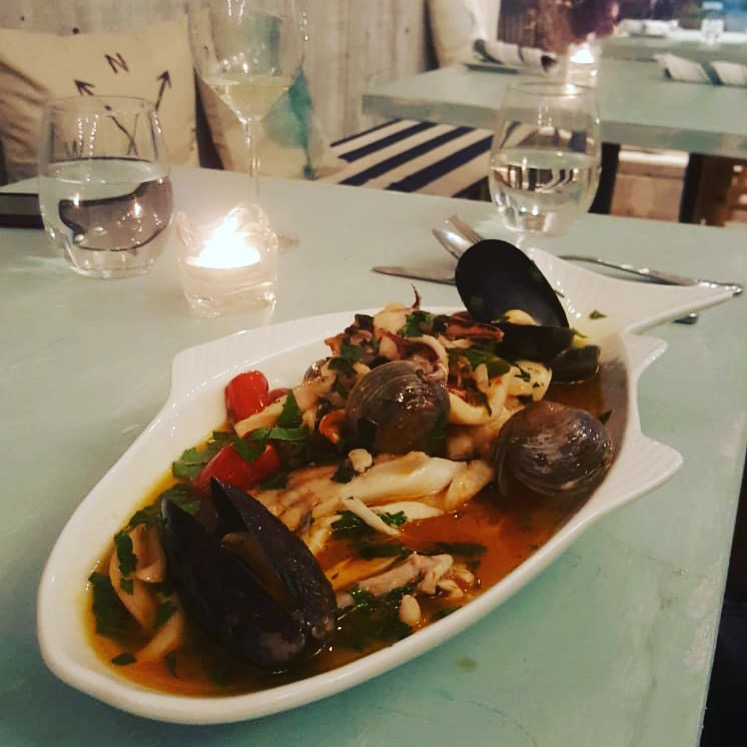 coast Italian Takeout | 23 St Johns Rd, Toronto, ON M6P 1T7, Canada | Phone: (647) 352-4999