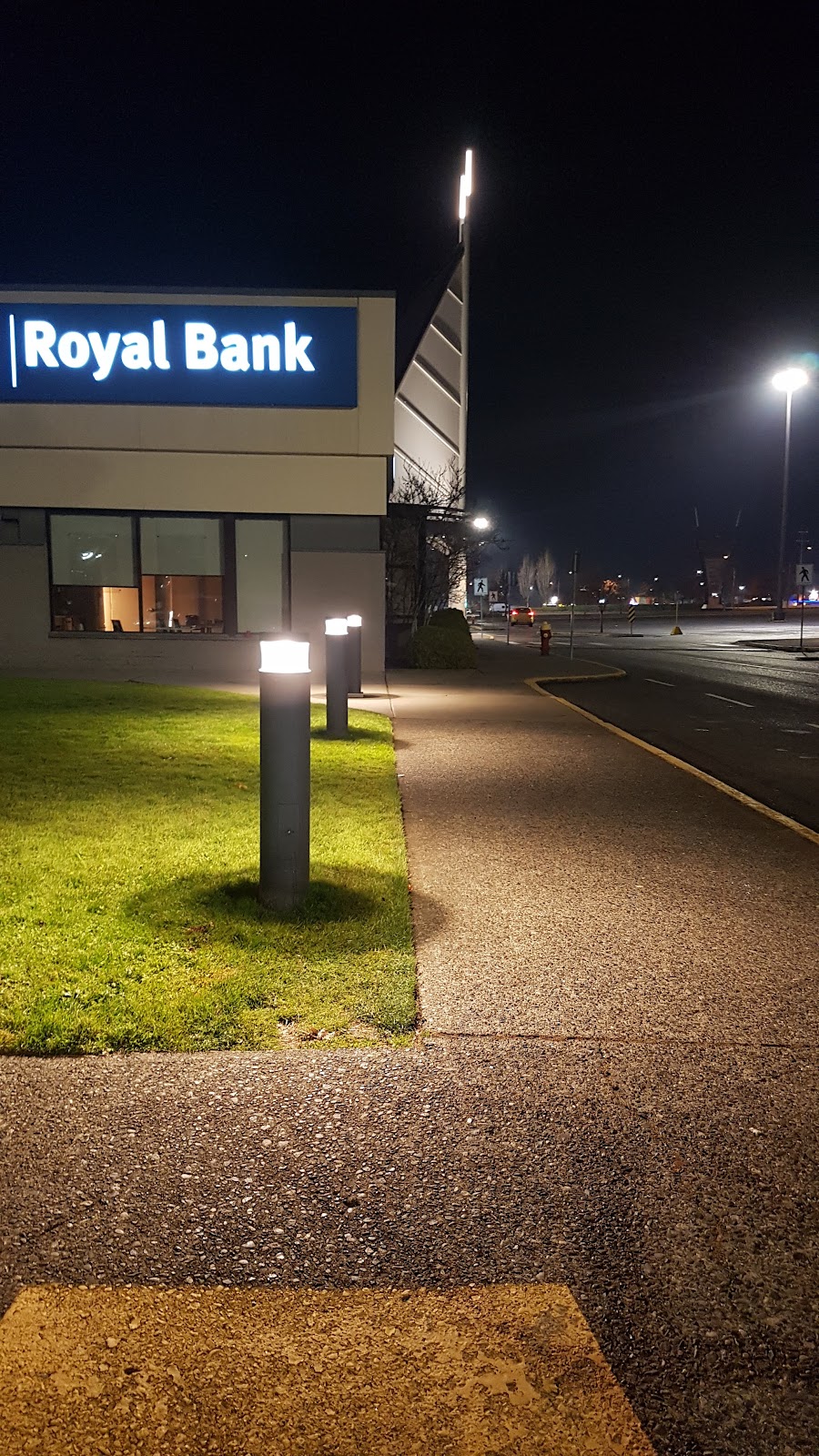RBC Royal Bank | 6631 Island Hwy N, Nanaimo, BC V9T 4T7, Canada | Phone: (250) 390-4311
