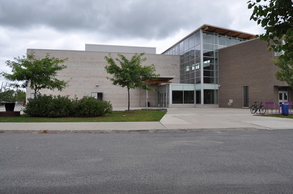 Bracebridge and Muskoka Lakes Secondary School | 100 Clearbrook Trail, Bracebridge, ON P1L 2E9, Canada | Phone: (705) 645-4496