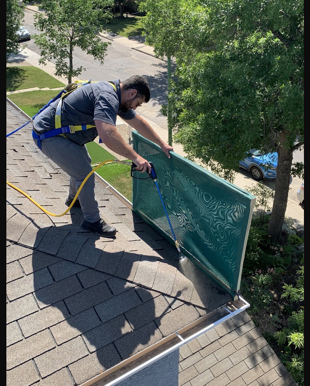 Bright Green Roof London | 611 Wonderland Rd N Unit 204, London, ON N6H 5N7, Canada | Phone: (226) 224-8387